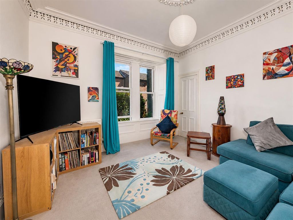 2 bed flat for saleStep Row, Dundee DD2 photo 5