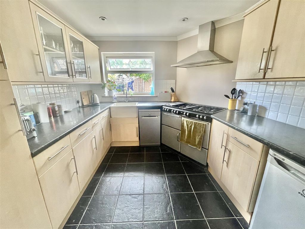 Property photo 3 of 15 Kitchen.Jpg