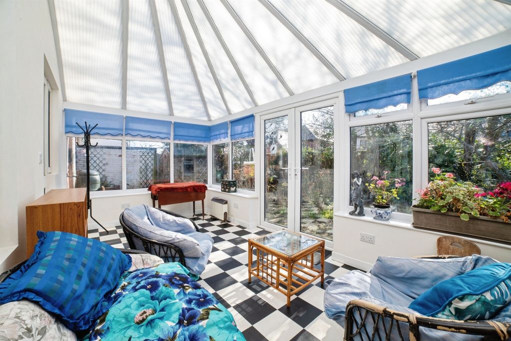 Property photo 2 of 20