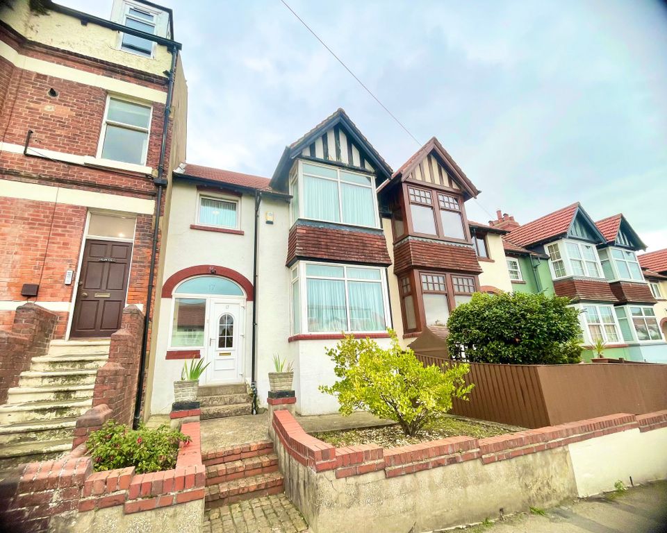 Property photo 1 of 11