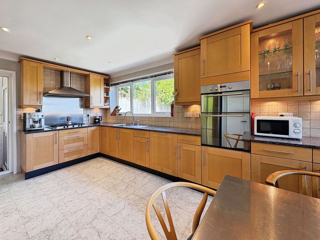 Property photo 3 of 42 2ba1220d-43