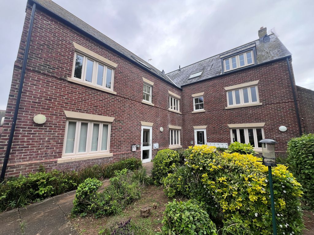 Property photo 1 of 7 Front