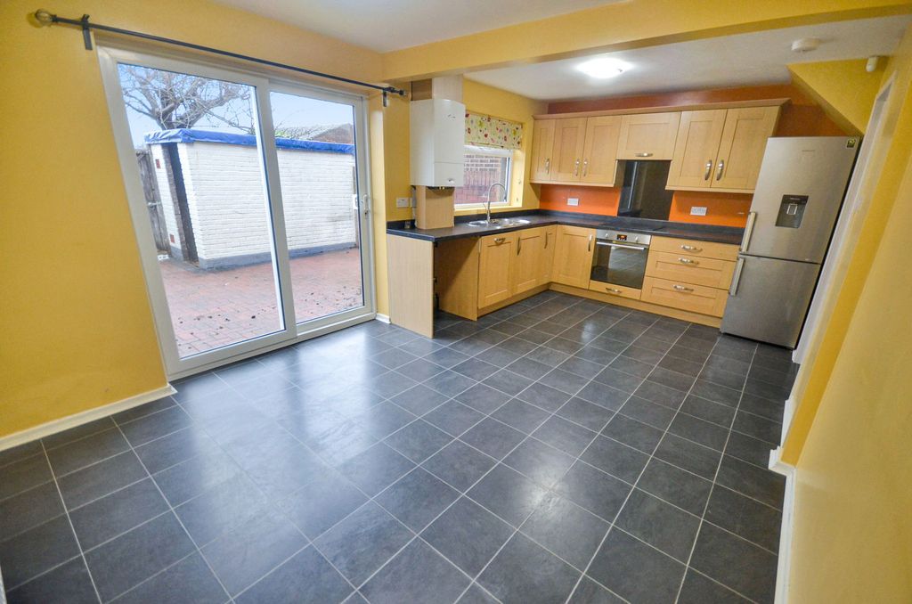 Property photo 2 of 14