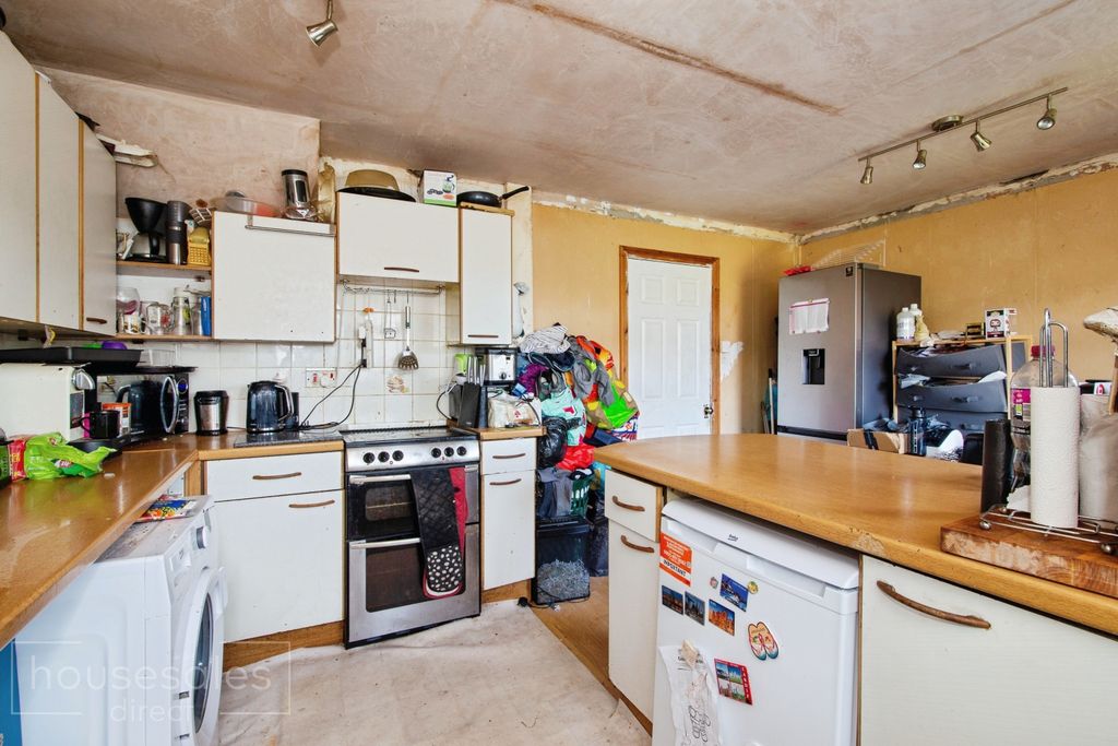 Property photo 3 of 8