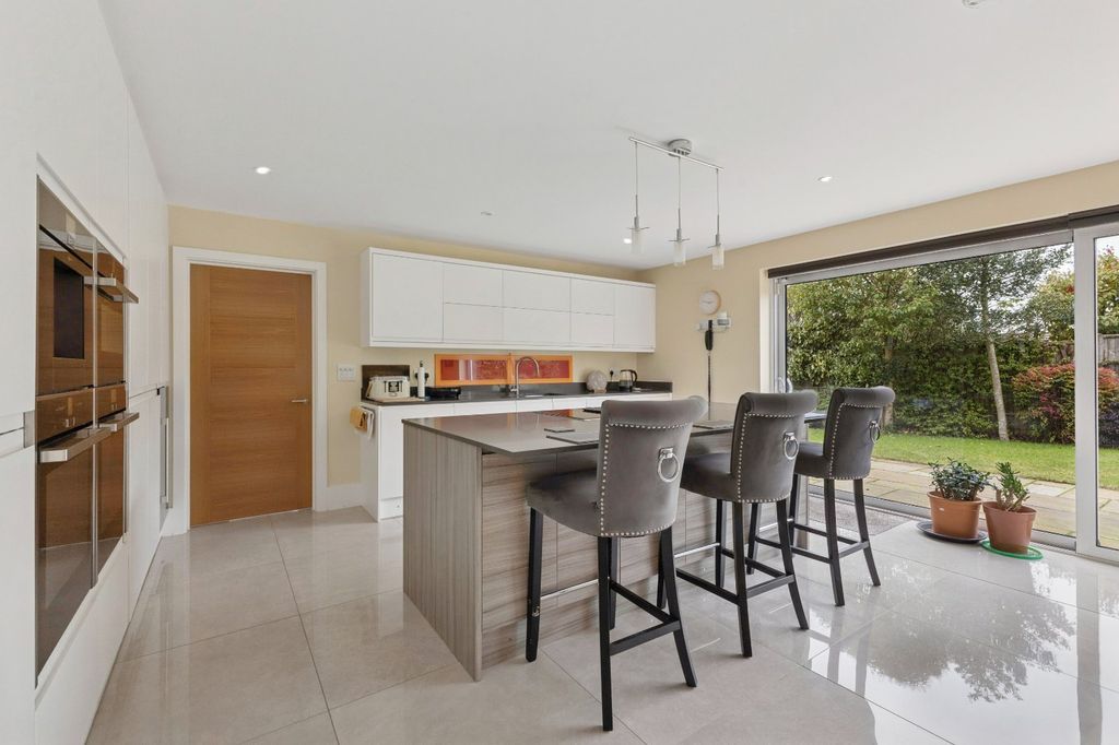 Property photo 3 of 15 Kitchen