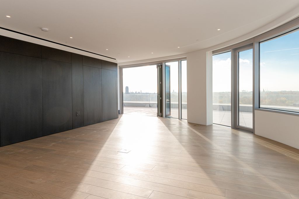 Property photo 3 of 32