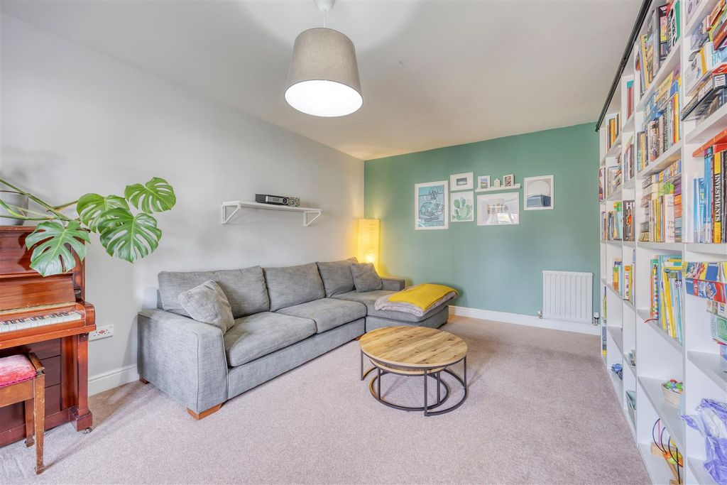 Property photo 3 of 27 37_Linnet_Drive_Woodilee_Village_009.Jpeg