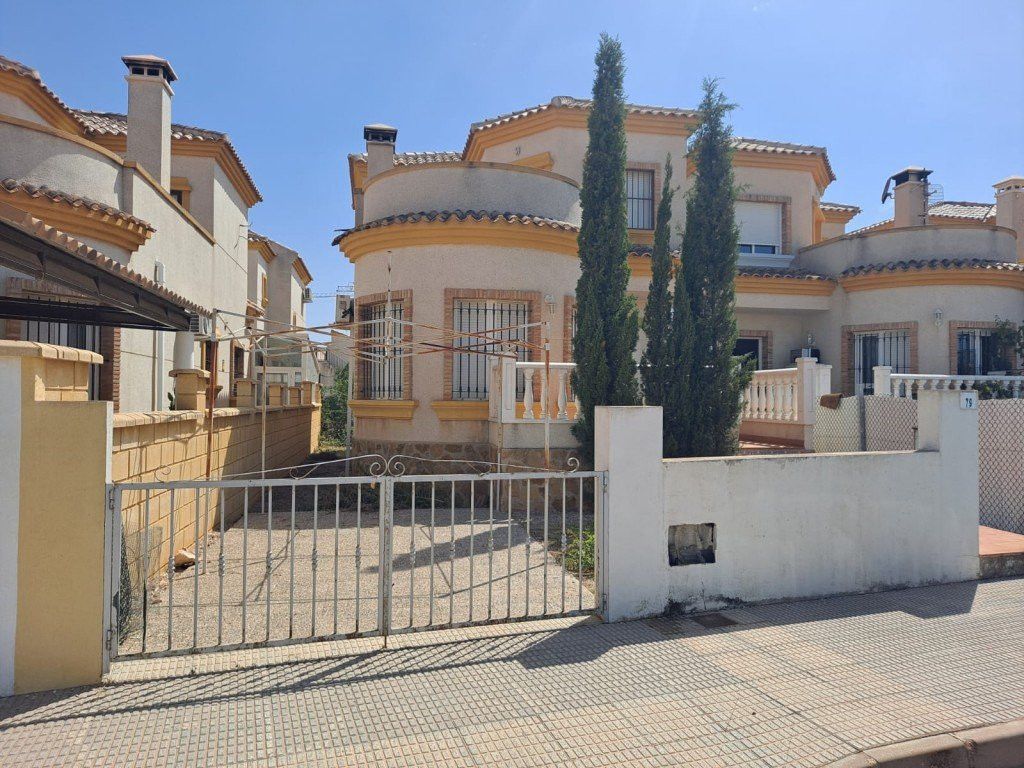 Property photo 1 of 28