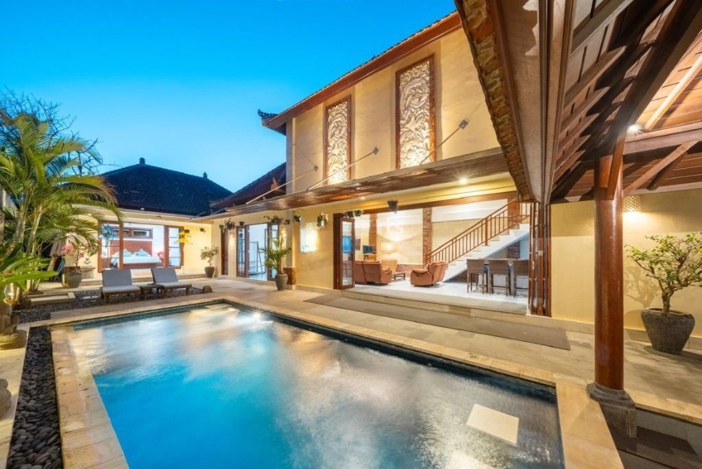 Property photo 1 of 8
