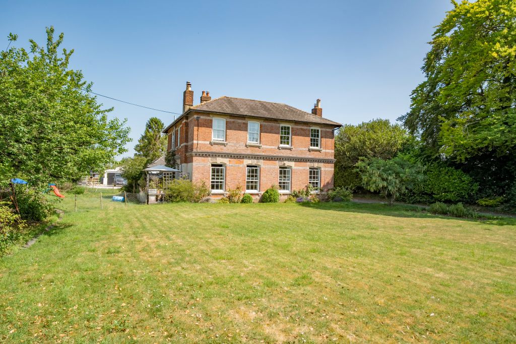 Property photo 1 of 31