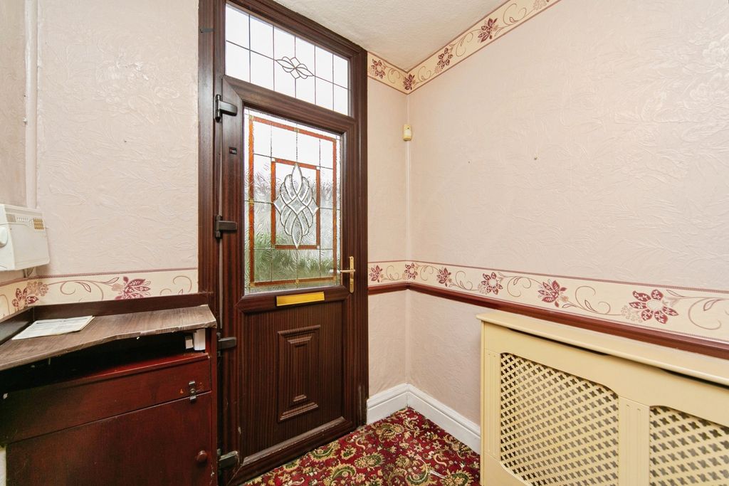 Property photo 2 of 17 Photo