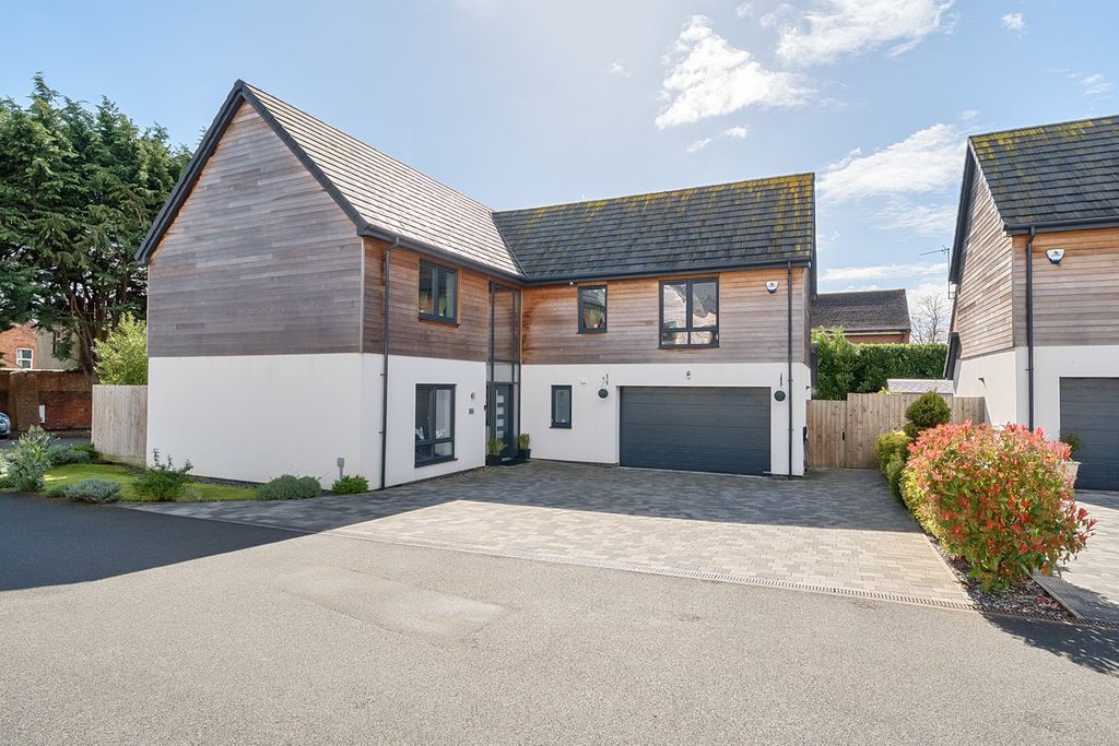 Property photo 1 of 24