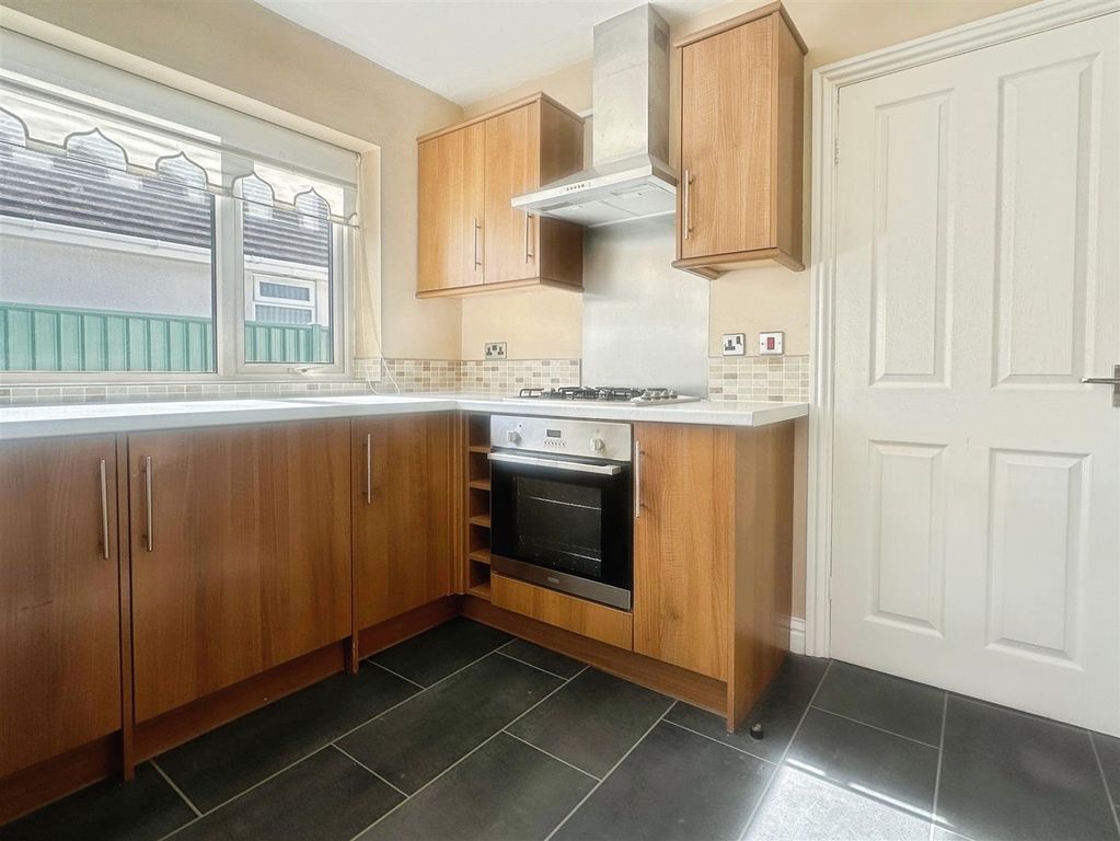 Property photo 3 of 14 Kitchen.Jpg