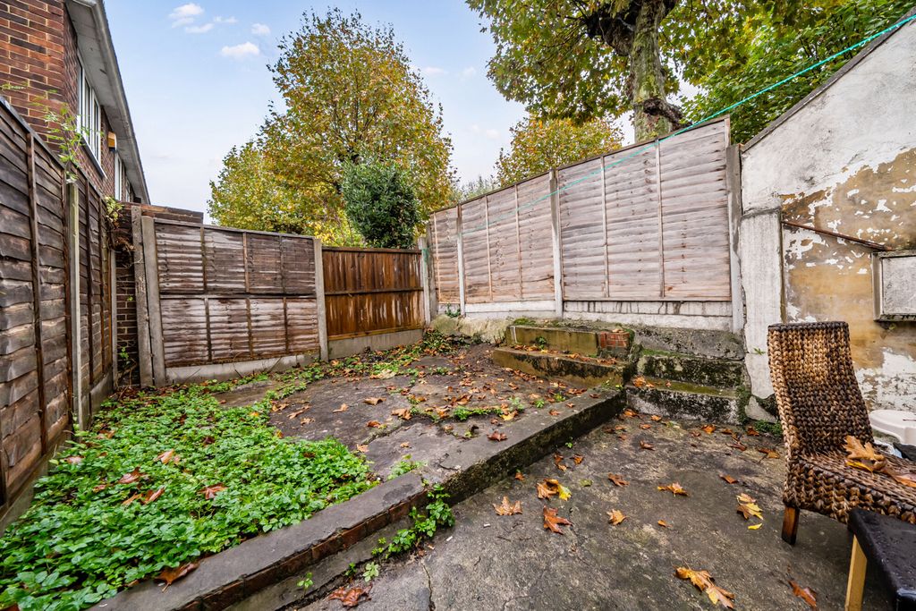 Property photo 2 of 19 Garden