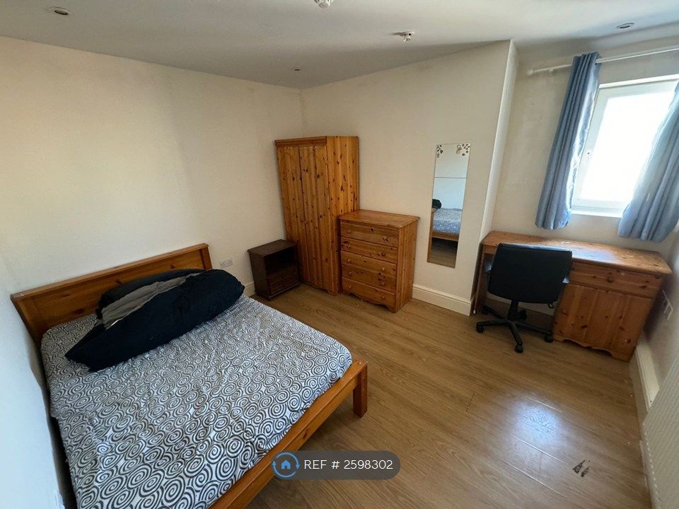 Property photo 2 of 3 Room 2