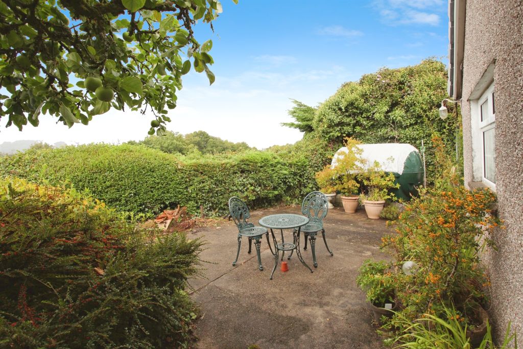 Property photo 2 of 25