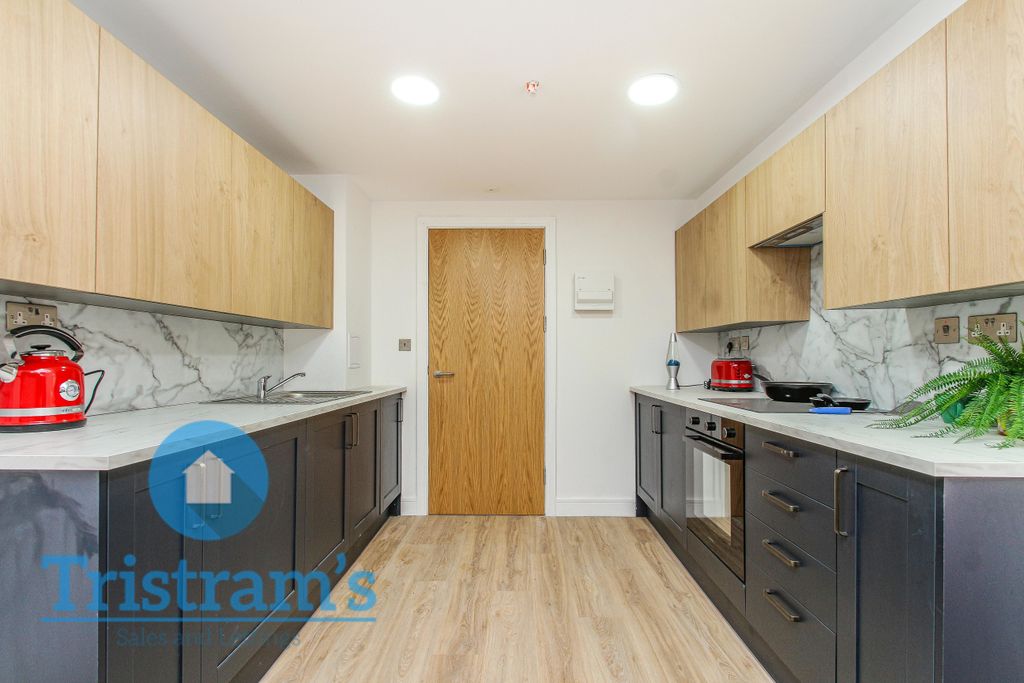 Property photo 1 of 18 Img_2227