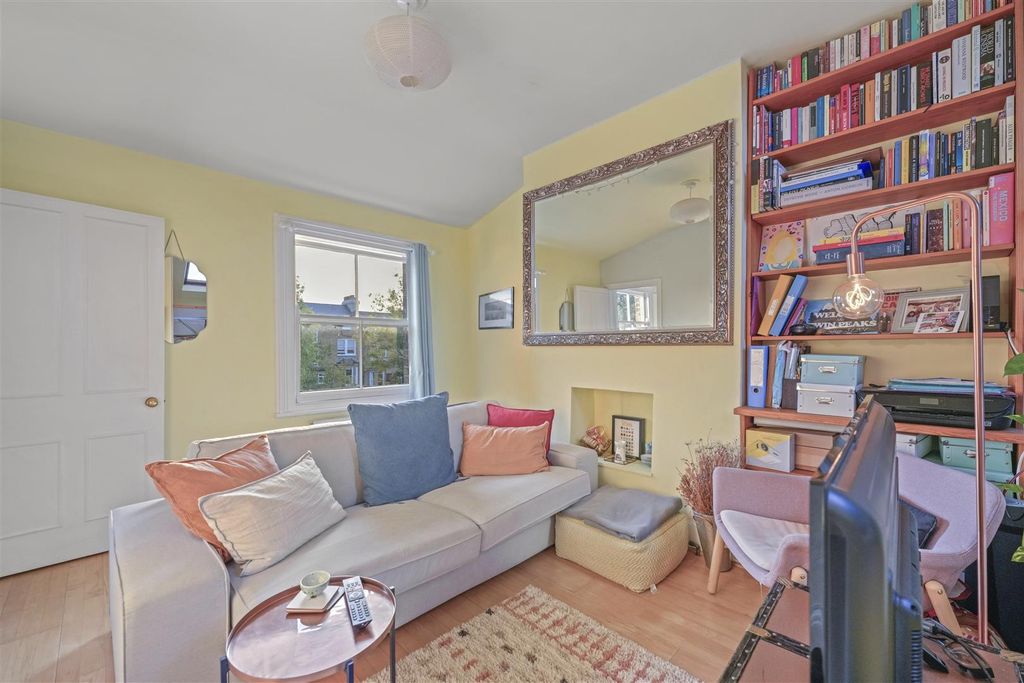 Property photo 2 of 11
