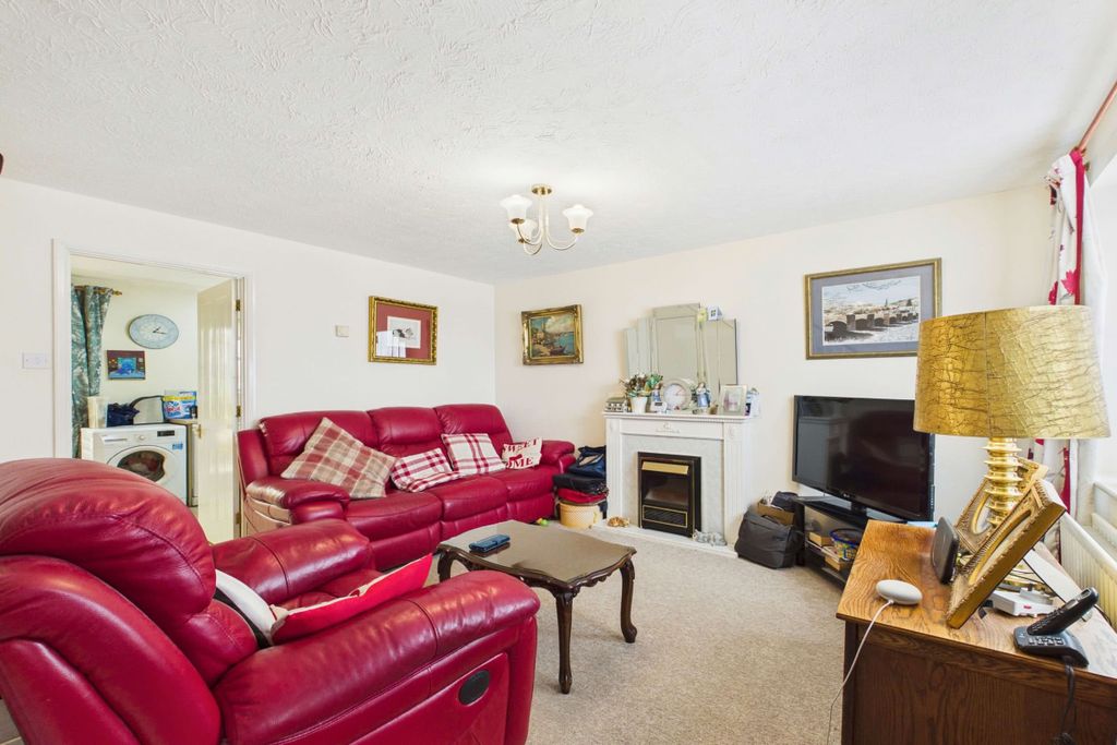 Property photo 2 of 13