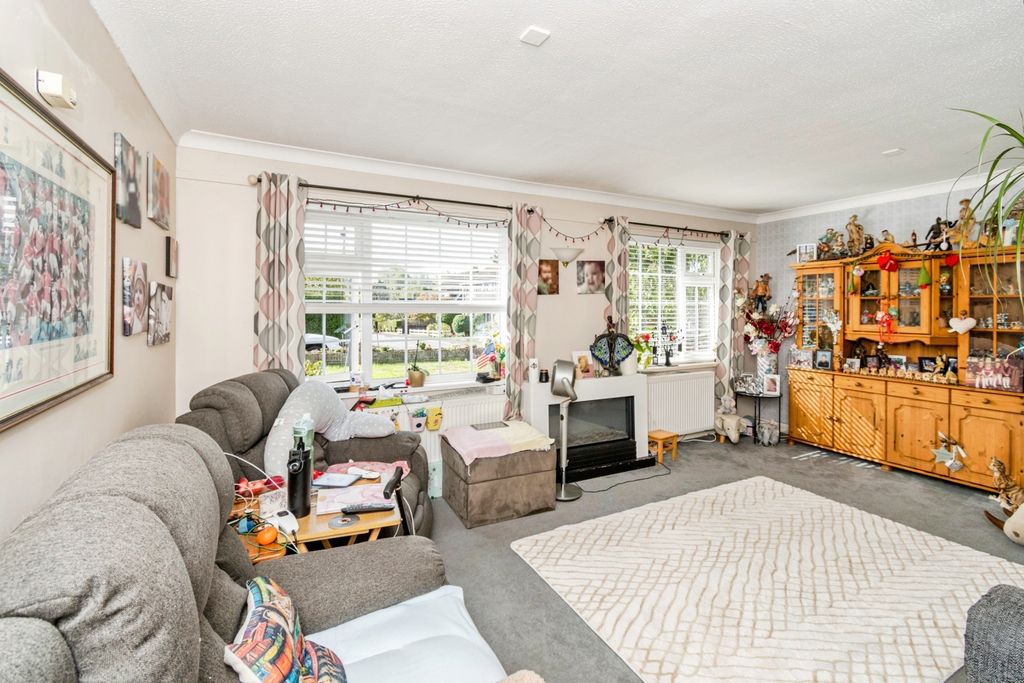 Property photo 3 of 24 Pbox-Img.Jpg