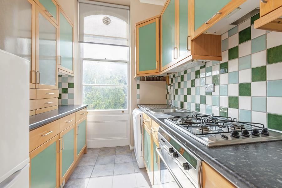 Property photo 3 of 8 Kitchen
