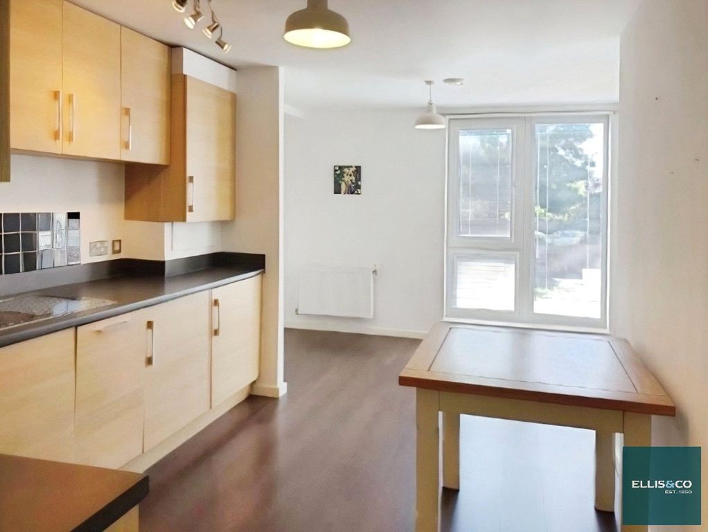 Property photo 2 of 9 Picture No. 10