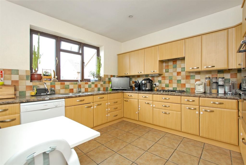 Property photo 3 of 22