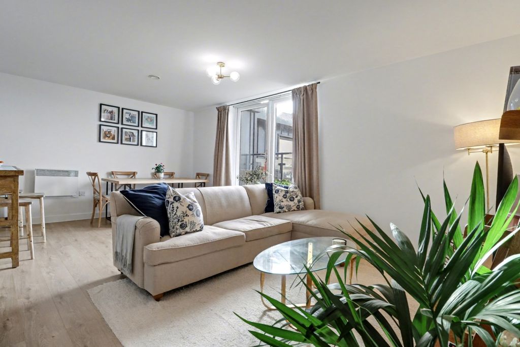 Property photo 1 of 19 Img_5340