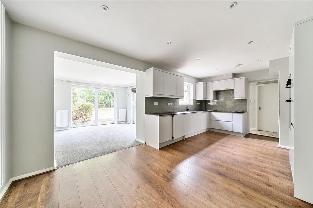 Property photo 2 of 18 1341296-6-68A30Da12373B.Jpg