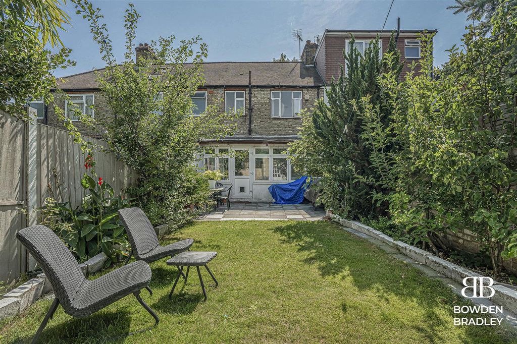 Property photo 2 of 14 Garden