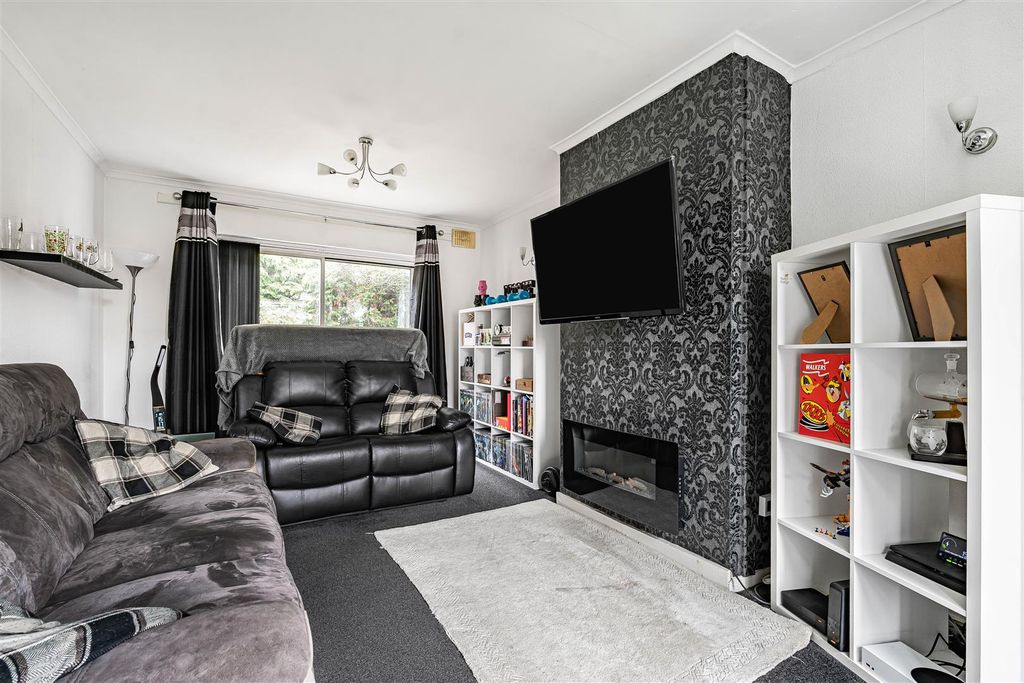 Property photo 3 of 23 2_66406.Jpg