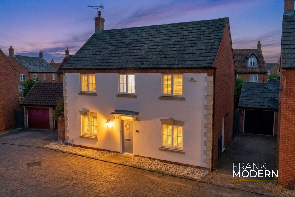 Property photo 1 of 45 Dusk