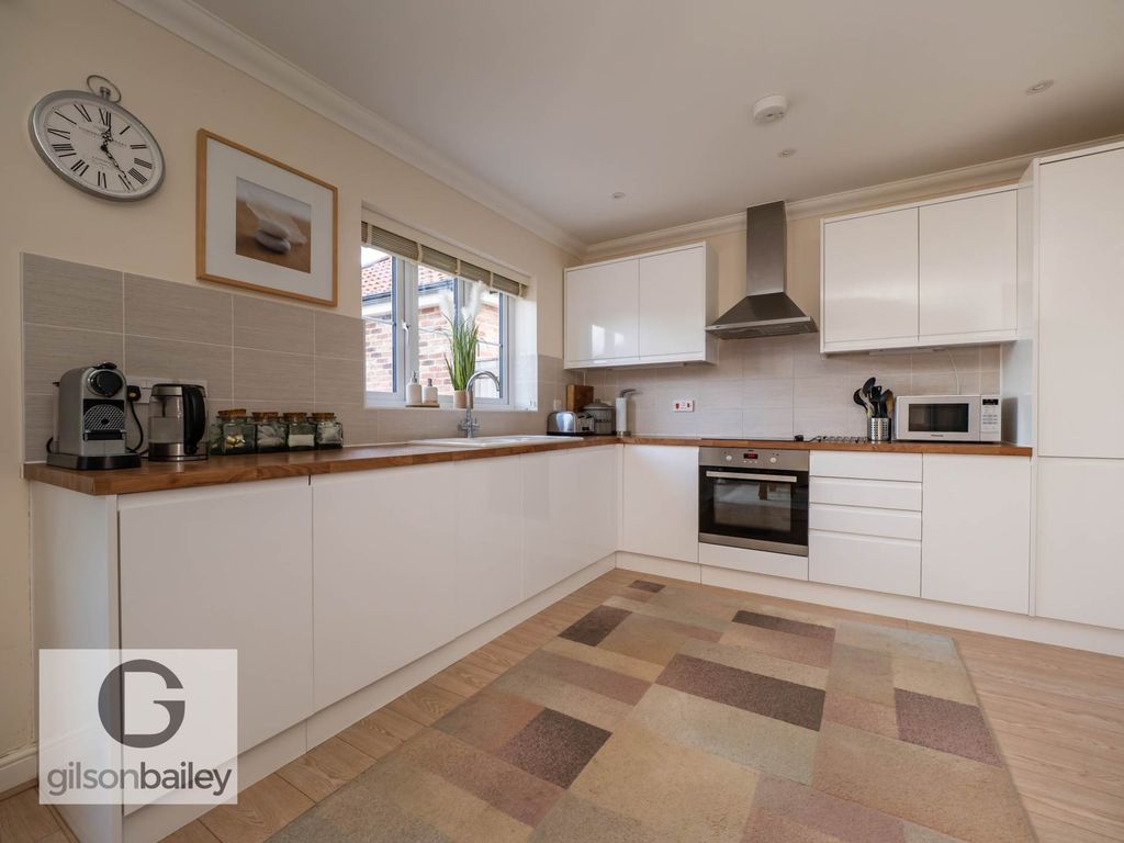 Property photo 2 of 25