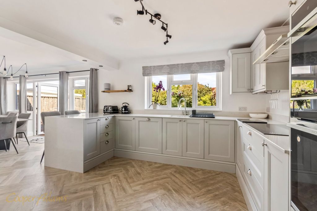 Property photo 3 of 16 Kitchen