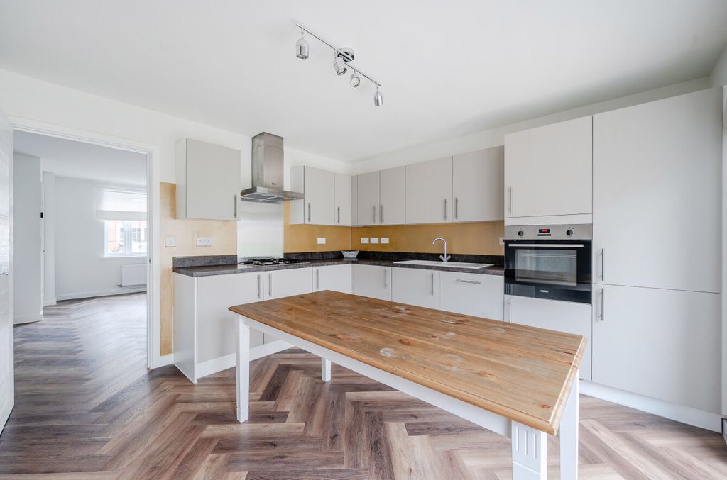 Property photo 3 of 22 1430699-20-69B811...