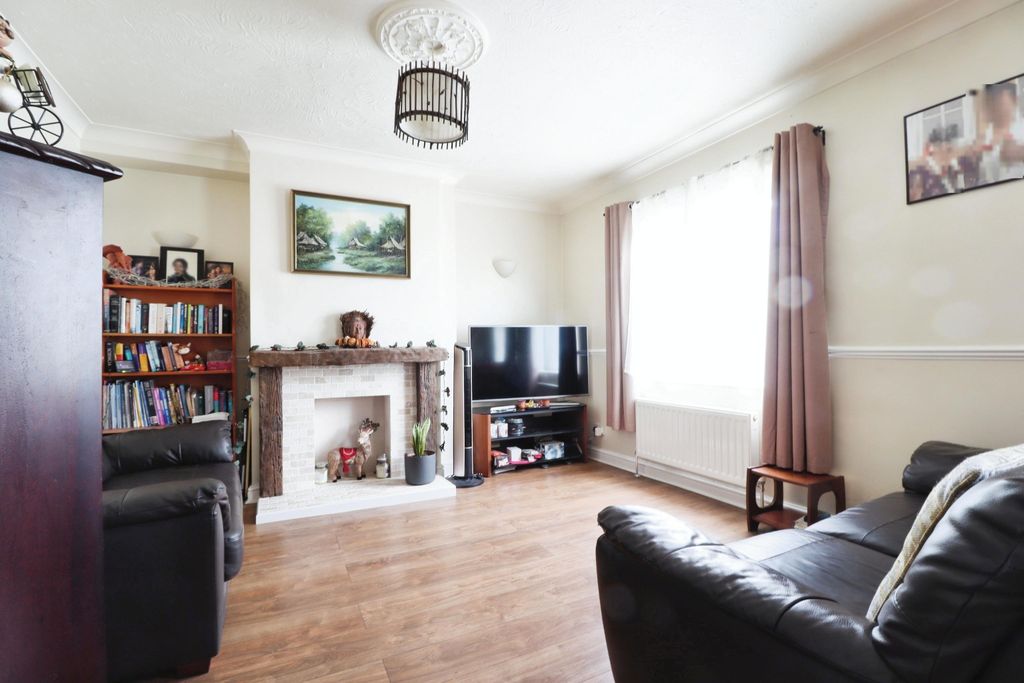 Property photo 3 of 15 Photo #3