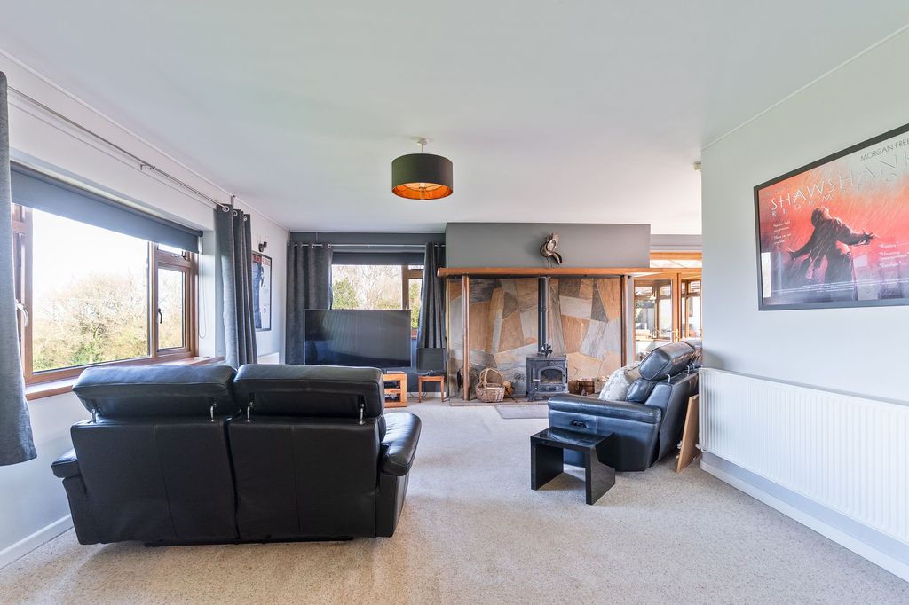 Property photo 3 of 48