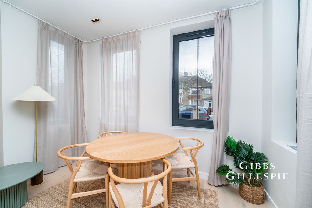 Property photo 2 of 17 Pbox-Img.Jpg