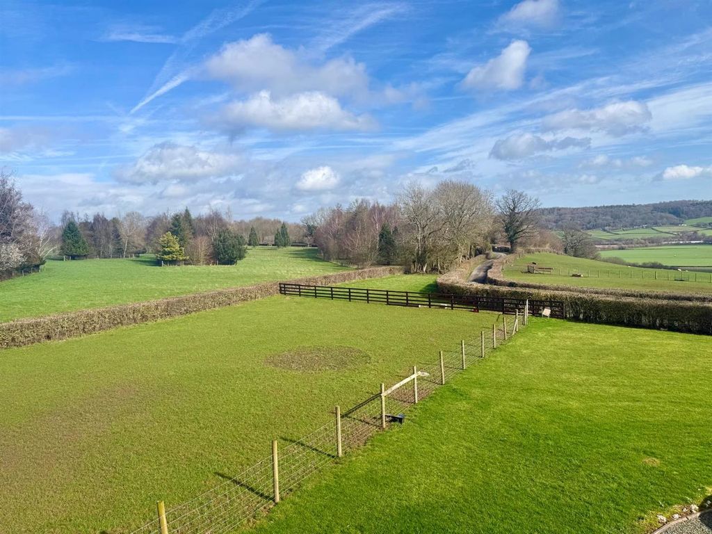 Property photo 3 of 33