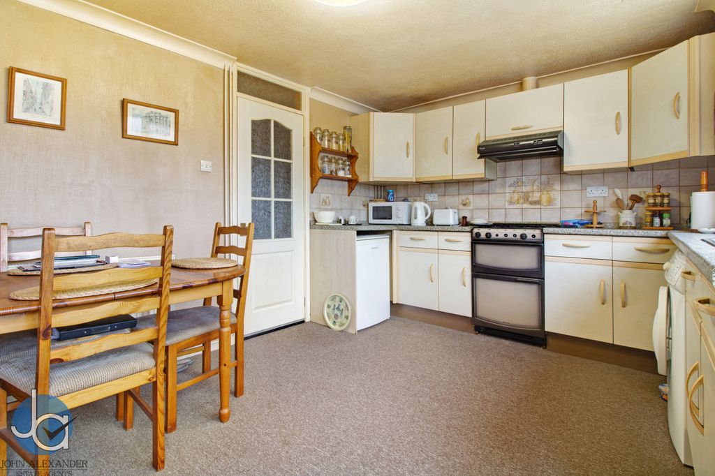 Property photo 3 of 10 Img_9851