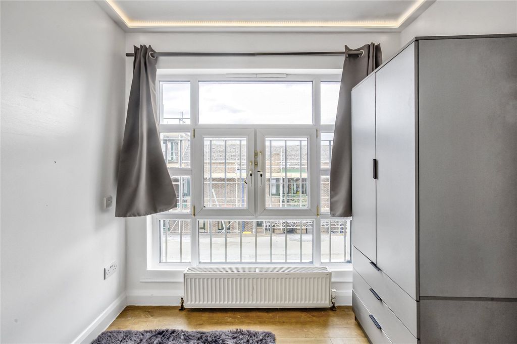 Property photo 3 of 12 Picture No. 02