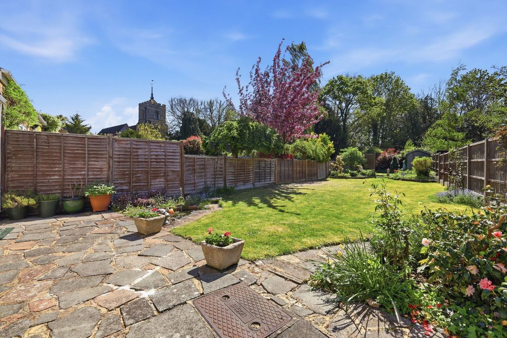 Property photo 2 of 27