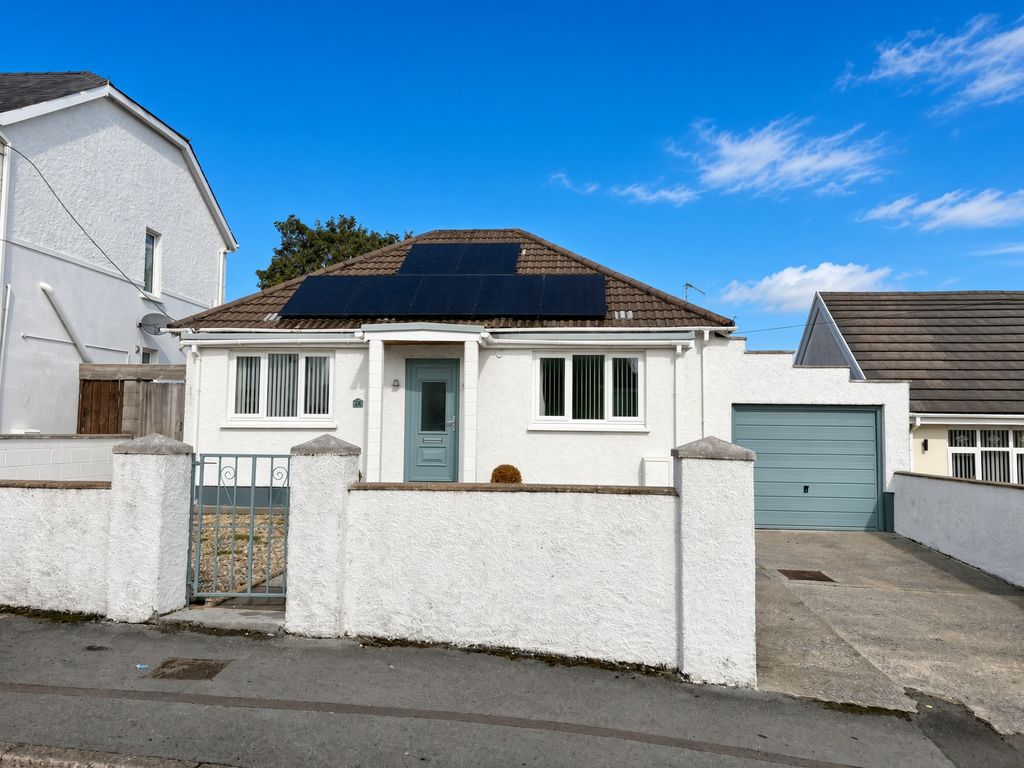 Property photo 2 of 19