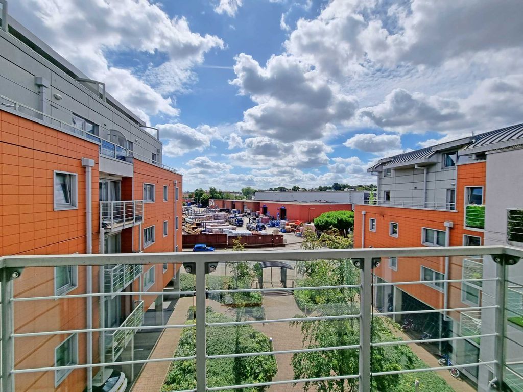 Property photo 3 of 17