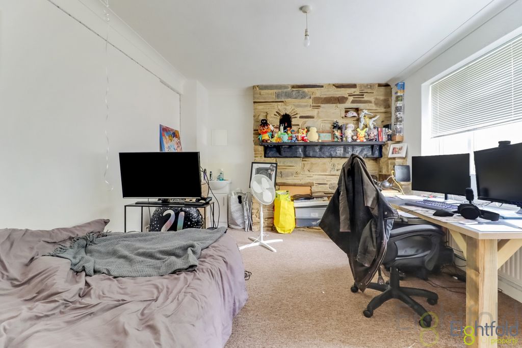 Property photo 2 of 20 HMO-Bedroom