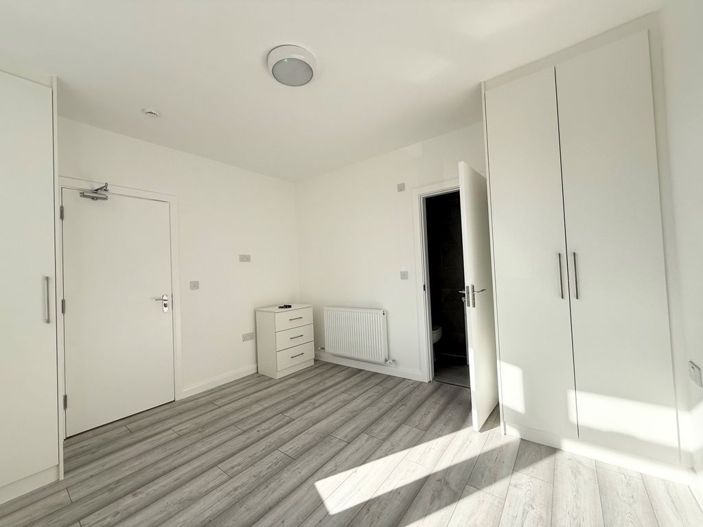 Property photo 3 of 13 Image