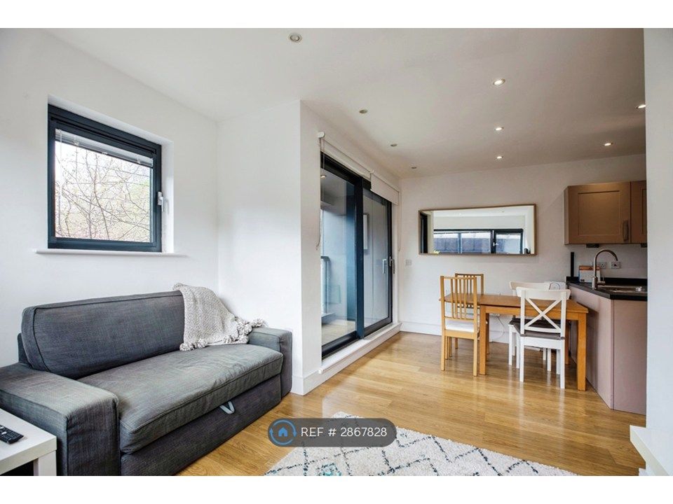 Property photo 2 of 24