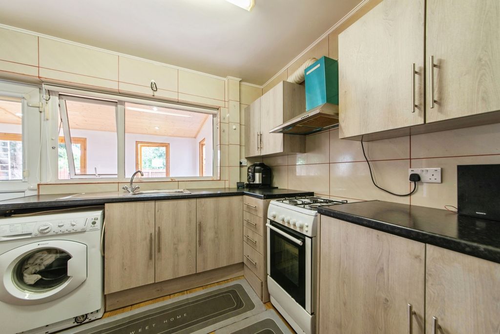Property photo 3 of 16 Pbox-Img.Jpg