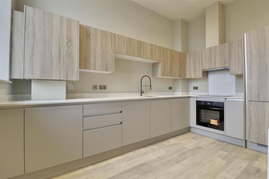 Property photo 3 of 10 53F9B950-C490-4E2B-A49D-3BA1Ef85Ef5A_1_201_A.Jpeg