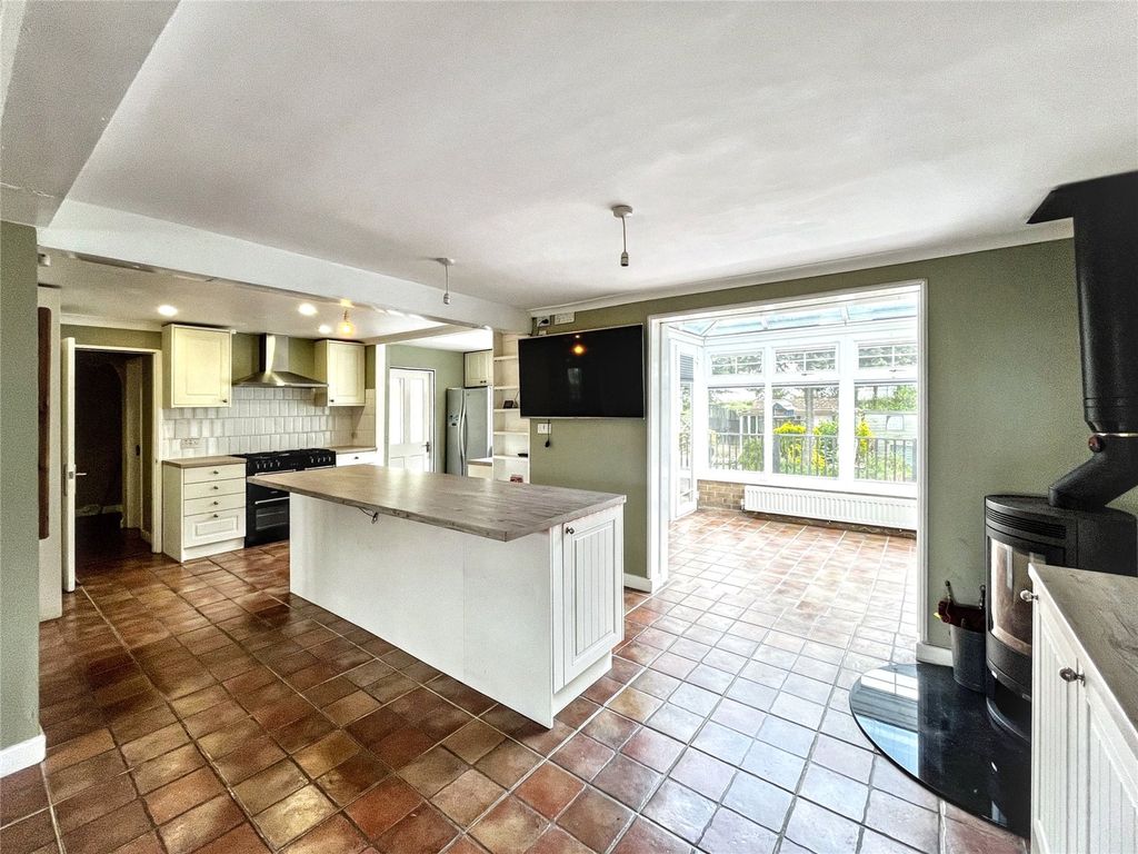 Property photo 2 of 14 Kitchen